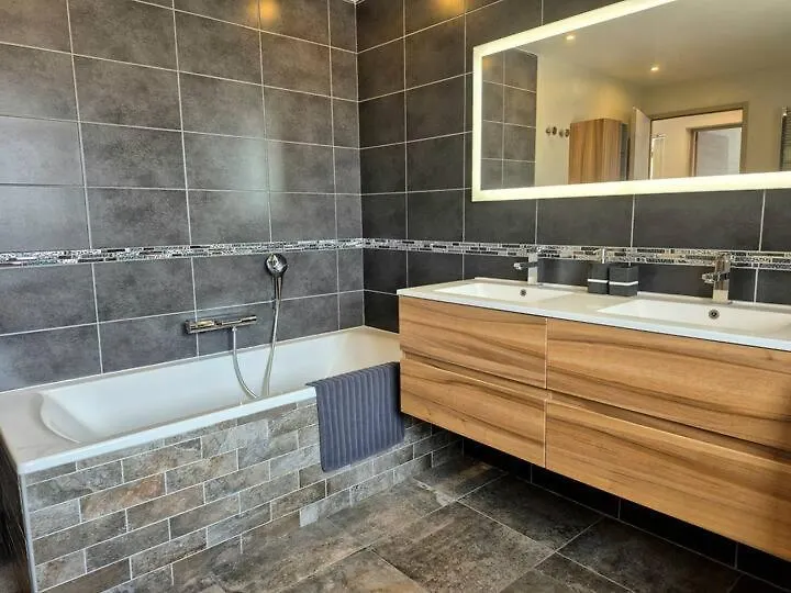 Chalet Avec Jacuzzi, Billard, Jardin Clos, Proche Paradiski La Plagne